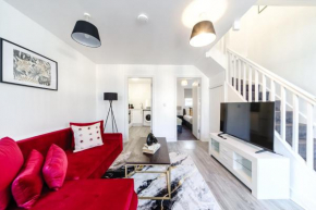 Modern & Cozy 2-Bedroom Apartment with Smart TV